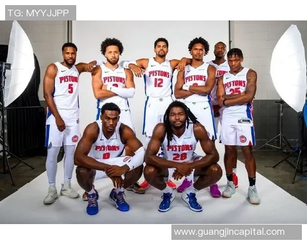 2003年NBA经典对决火箭队与活塞队的激烈碰撞回顾与分析